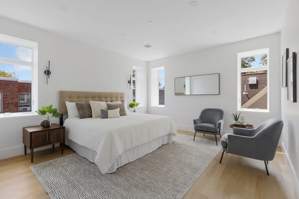 4 bed, 3 bath apartment for rent at 24 Auburn Unit 3, Coolidge Corner — photo 5 of 12