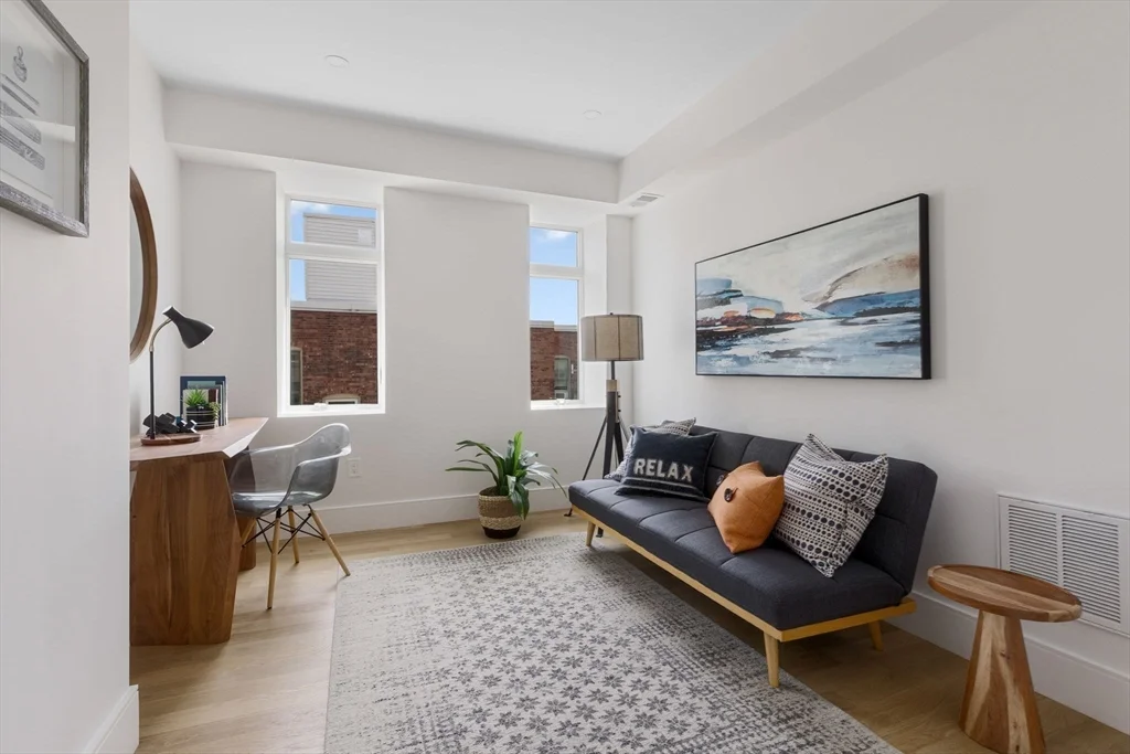 4 bed, 3 bath apartment for rent at 24 Auburn Unit 3, Coolidge Corner — photo 7 of 12