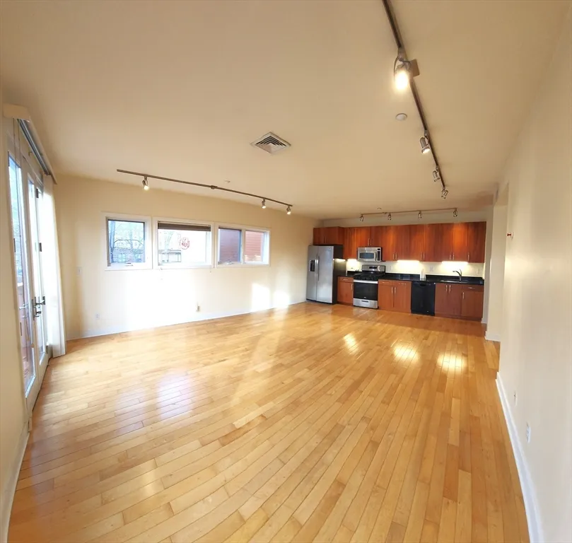 1 bed, 1 bath apartment for rent at 24 Bay State Rd Unit 11, Cambridge Highlands — photo 20 of 26