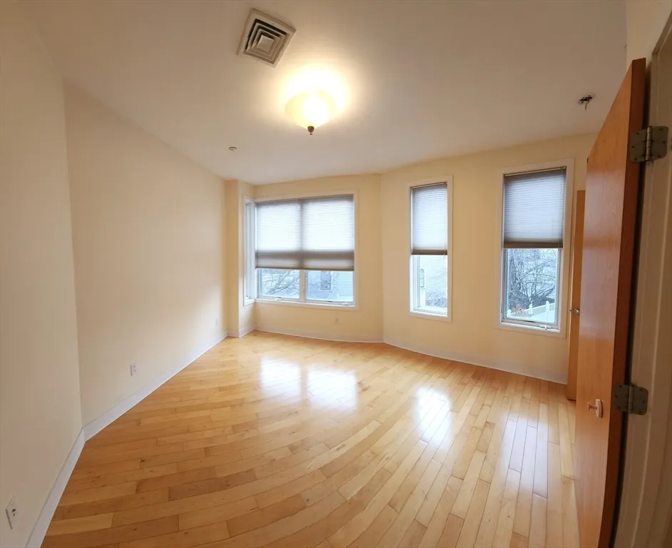 1 bed, 1 bath apartment for rent at 24 Bay State Rd Unit 11, Cambridge Highlands — photo 14 of 26