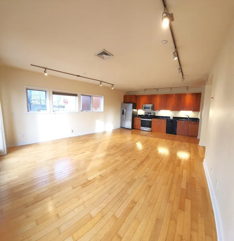 1 bed, 1 bath apartment for rent at 24 Bay State Rd Unit 11, Cambridge Highlands — photo 7 of 26