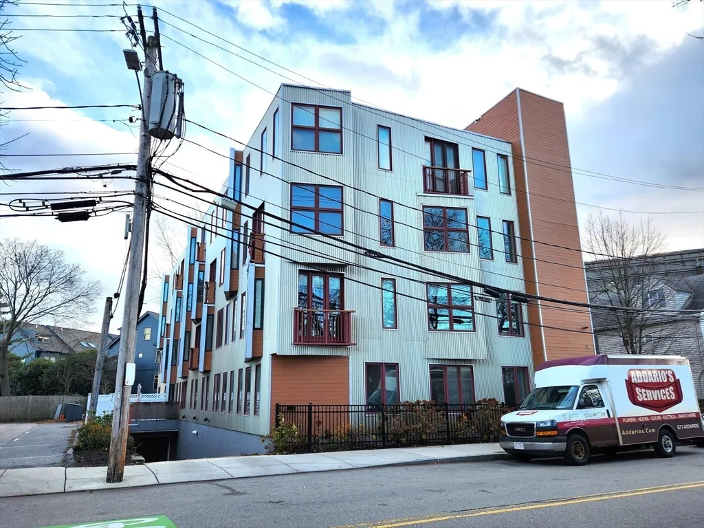 1 bed, 1 bath apartment for rent at 24 Bay State Rd Unit 11, Cambridge Highlands — photo 2 of 26