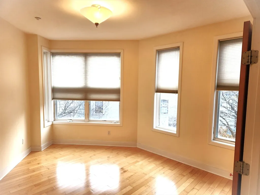 1 bed, 1 bath apartment for rent at 24 Bay State Rd Unit 11, Cambridge Highlands — photo 13 of 26