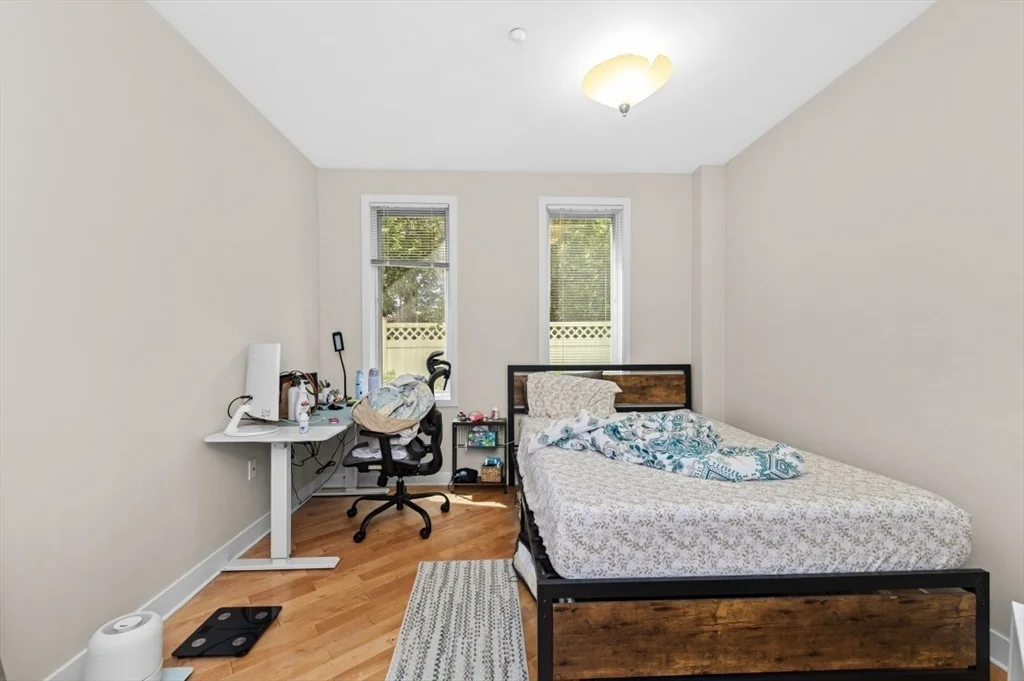 3 bed, 2 bath apartment for rent at 24 Bay State Rd Unit 5, Neighborhood Nine — photo 16 of 23