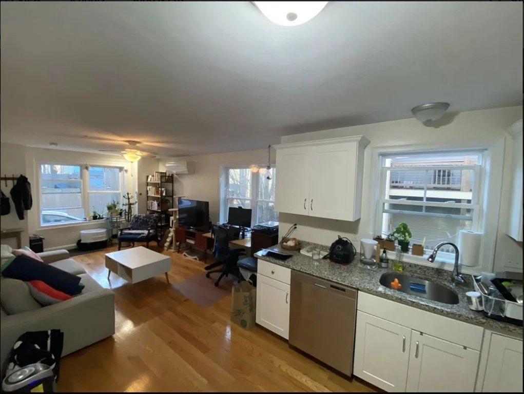 2 bed, 1 bath apartment for rent at 24 Beacon Pl Unit 3, Union Square — photo 1 of 7