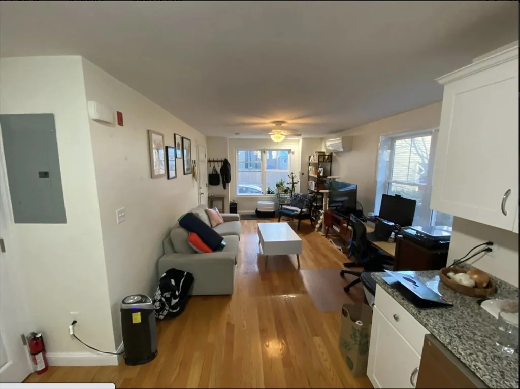 2 bed, 1 bath apartment for rent at 24 Beacon Pl Unit 3, Union Square — photo 2 of 7