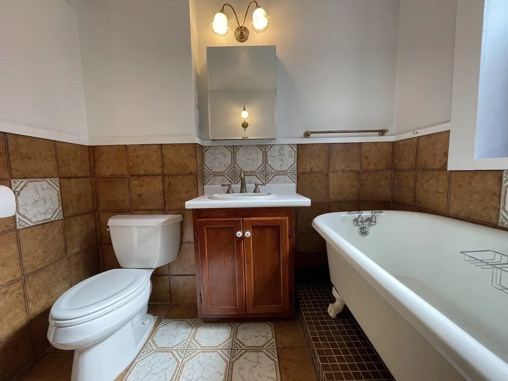 3 bed, 1 bath apartment for rent at 24 Beaufort Rd Unit 2, Jamaica Plain — photo 7 of 8