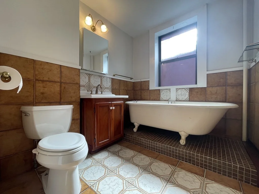 3 bed, 1 bath apartment for rent at 24 Beaufort Rd Unit 2, Jamaica Plain — photo 6 of 8