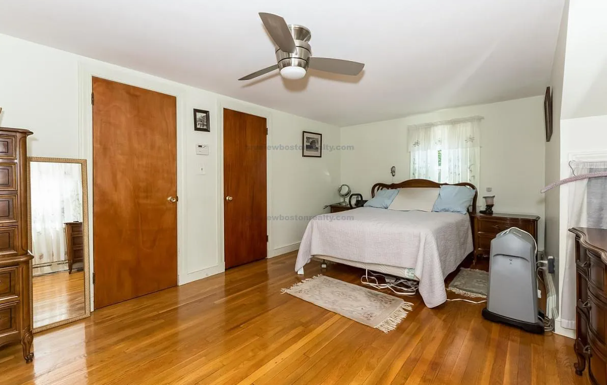 4 bed, 2 bath apartment for rent at 24 Bellamy St Unit 2, Brighton — photo 3 of 16