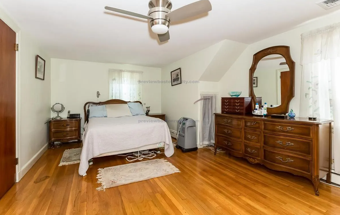 4 bed, 2 bath apartment for rent at 24 Bellamy St Unit 2, Brighton — photo 4 of 16