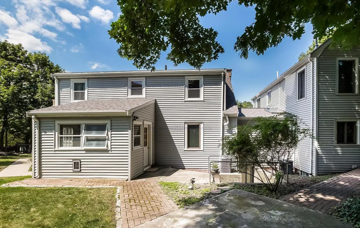 4 bed, 2 bath apartment for rent at 24 Bellamy St Unit 2, Brighton — photo 15 of 16