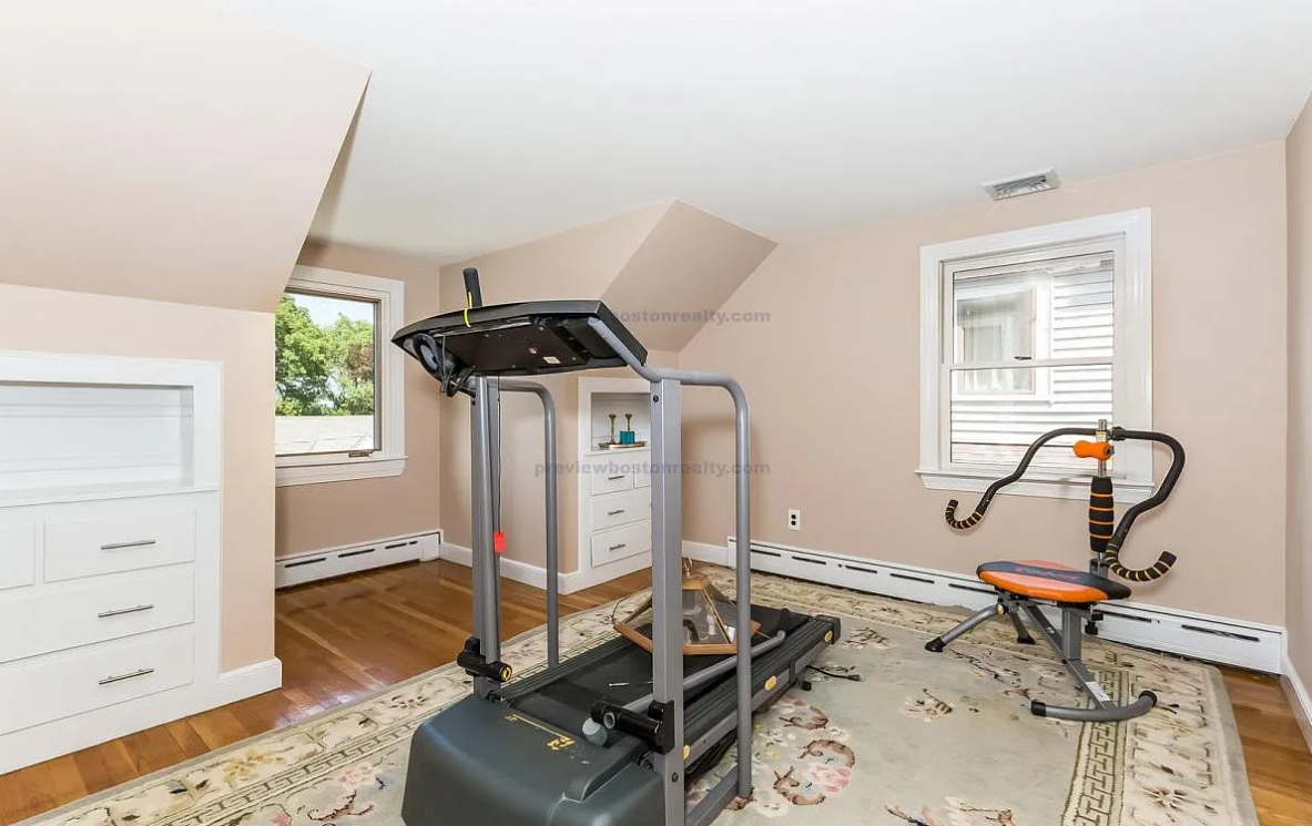 4 bed, 2 bath apartment for rent at 24 Bellamy St Unit 2, Brighton — photo 9 of 16
