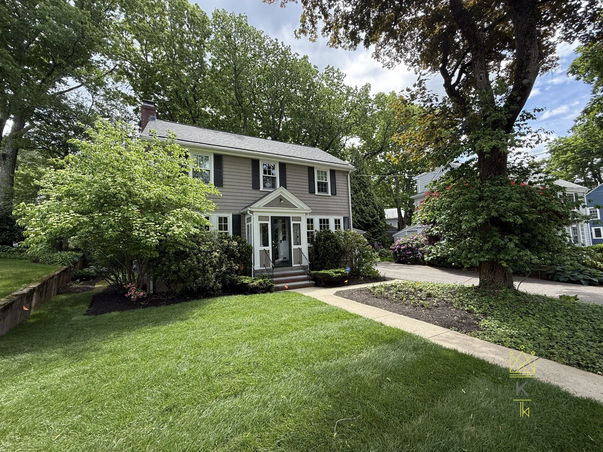 4 bed, 1.5 bath apartment for rent at 24 Beverly Rd Unit 1, Newton Highlands