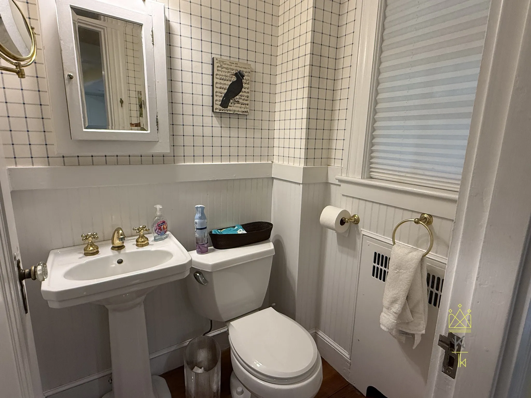 4 bed, 1.5 bath apartment for rent at 24 Beverly Rd Unit 1, Newton Highlands — photo 13 of 24