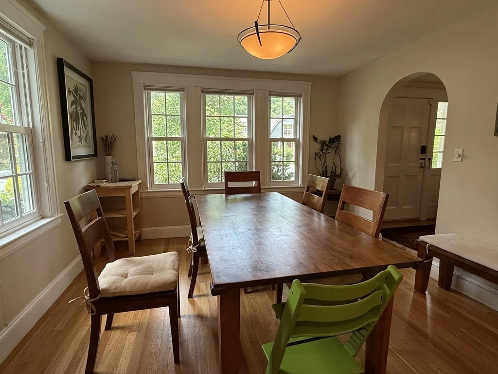 4 bed, 1 bath apartment for rent at 24 Beverly Rd Unit 24, Newton Highlands — photo 9 of 23