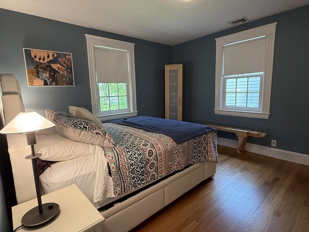 4 bed, 1 bath apartment for rent at 24 Beverly Rd Unit 24, Newton Highlands — photo 13 of 23
