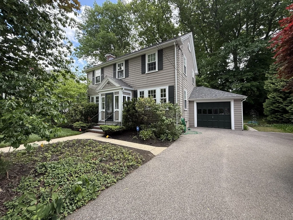 4 bed, 1 bath apartment for rent at 24 Beverly Rd Unit 24, Newton Highlands — photo 22 of 23
