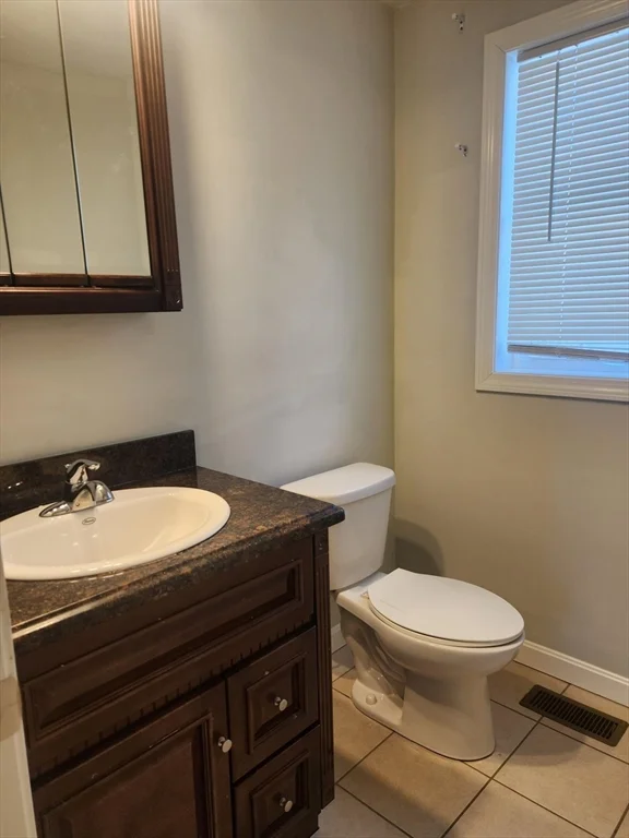 3 bed, 1 bath apartment for rent at 24 Bittersweet Blvd Unit 24, Worcester — photo 14 of 31
