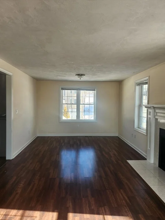 3 bed, 1 bath apartment for rent at 24 Bittersweet Blvd Unit 24, Worcester — photo 10 of 31