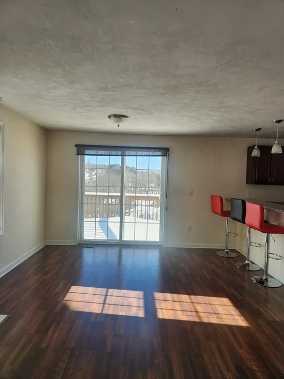 3 bed, 1 bath apartment for rent at 24 Bittersweet Blvd Unit 24, Worcester — photo 5 of 31