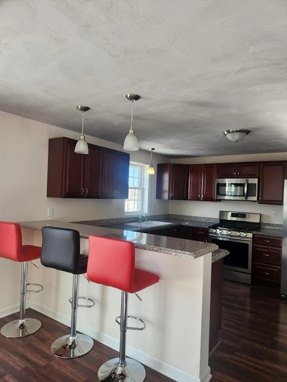 3 bed, 1 bath apartment for rent at 24 Bittersweet Blvd Unit 24, Worcester — photo 7 of 31