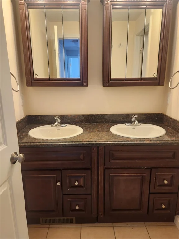 3 bed, 1 bath apartment for rent at 24 Bittersweet Blvd Unit 24, Worcester — photo 29 of 31