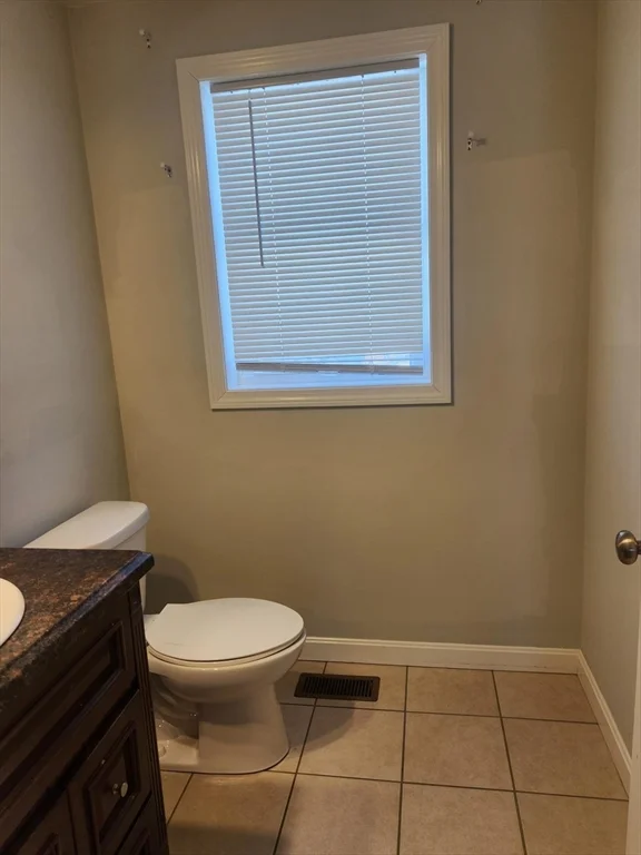 3 bed, 1 bath apartment for rent at 24 Bittersweet Blvd Unit 24, Worcester — photo 12 of 31