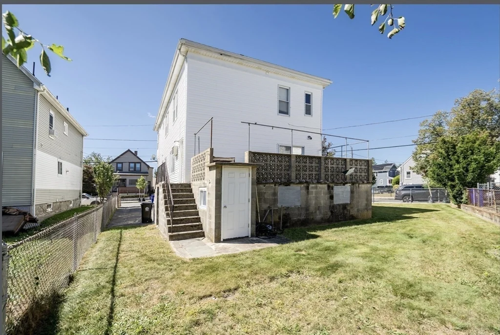 3 bed, 1 bath apartment for rent at 24 Blaine St Unit 2, Malden — photo 4 of 8