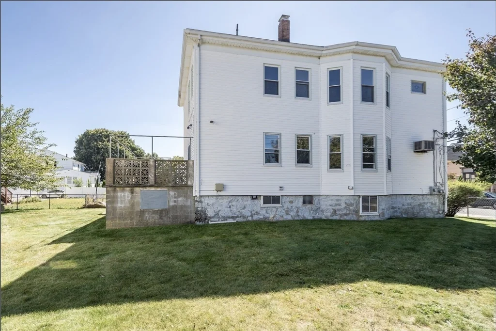 3 bed, 1 bath apartment for rent at 24 Blaine St Unit 2, Malden — photo 5 of 8