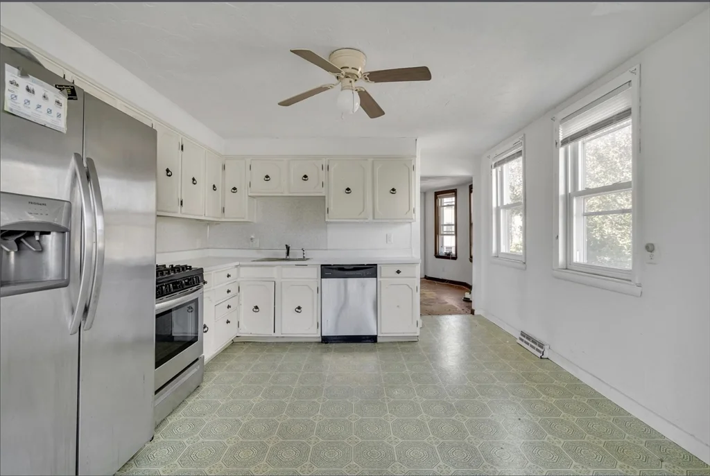 3 bed, 1 bath apartment for rent at 24 Blaine St Unit 2, Malden — photo 2 of 8
