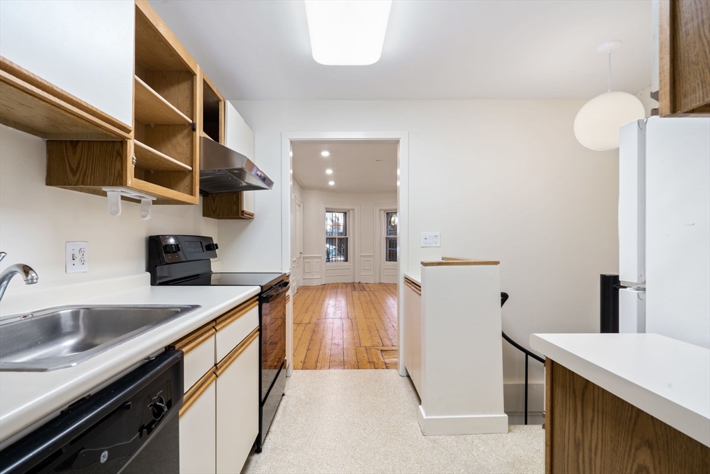 2 bed, 2 bath apartment for rent at 24 Braddock Park Unit 1, South End — photo 6 of 17