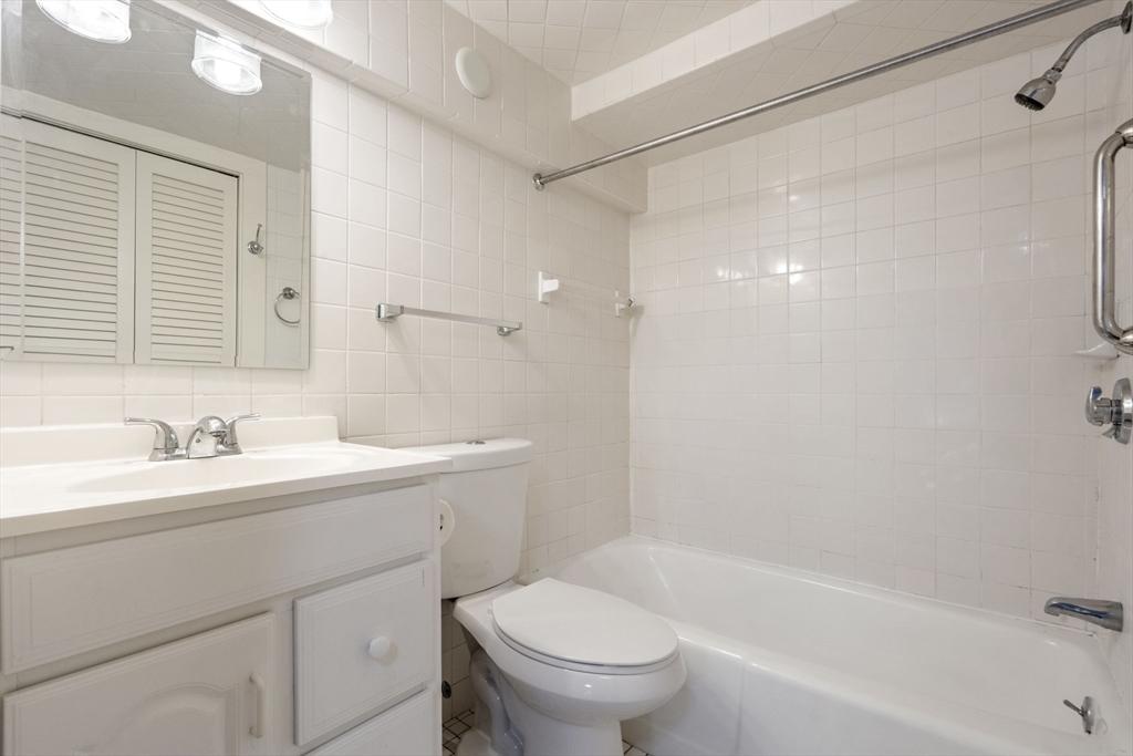 2 bed, 2 bath apartment for rent at 24 Braddock Park Unit 1, South End — photo 16 of 17
