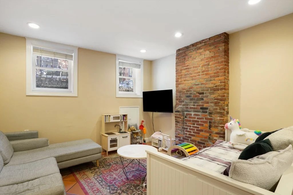 2 bed, 1 bath apartment for rent at 24 Bradford St Unit 1, South End — photo 12 of 20