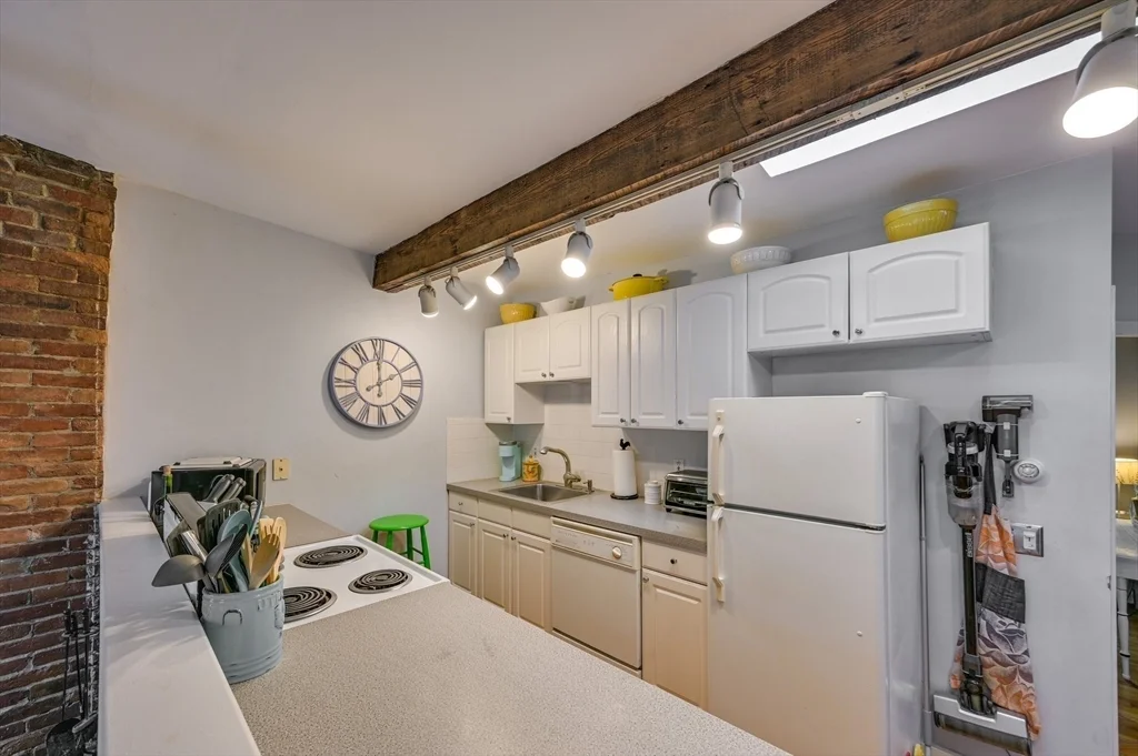 1 bed, 1 bath apartment for rent at 24 Bradford St Unit 3, South End — photo 6 of 25