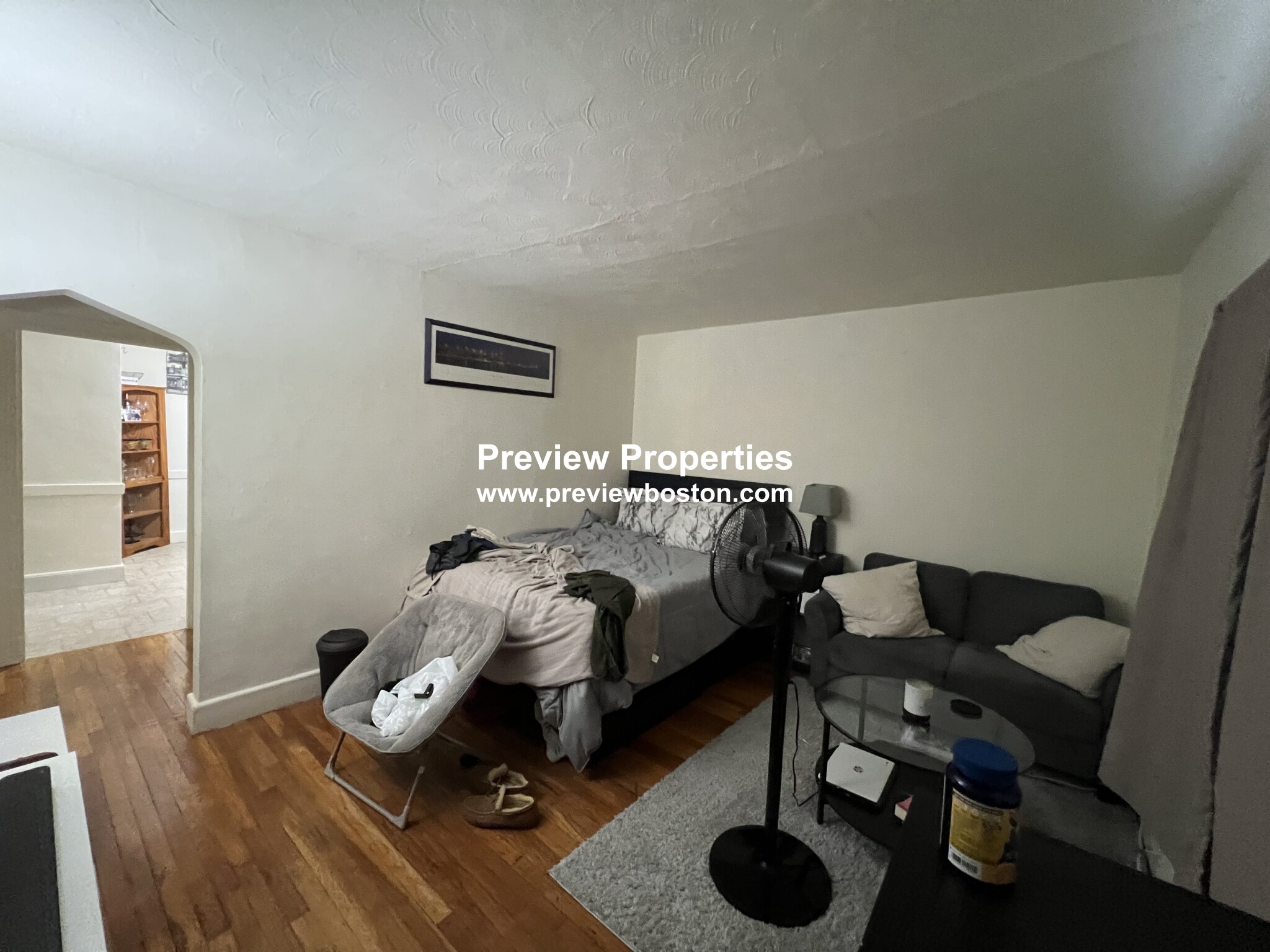 Studio bed, 1 bath apartment for rent at 24 Brock St Unit 2, Oak Square