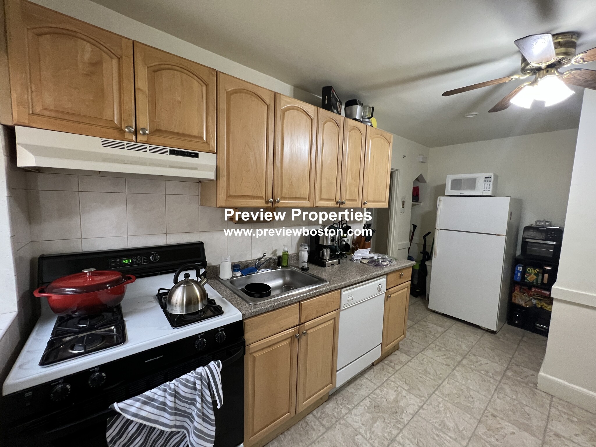 Studio bed, 1 bath apartment for rent at 24 Brock St Unit 2, Oak Square — photo 8 of 24