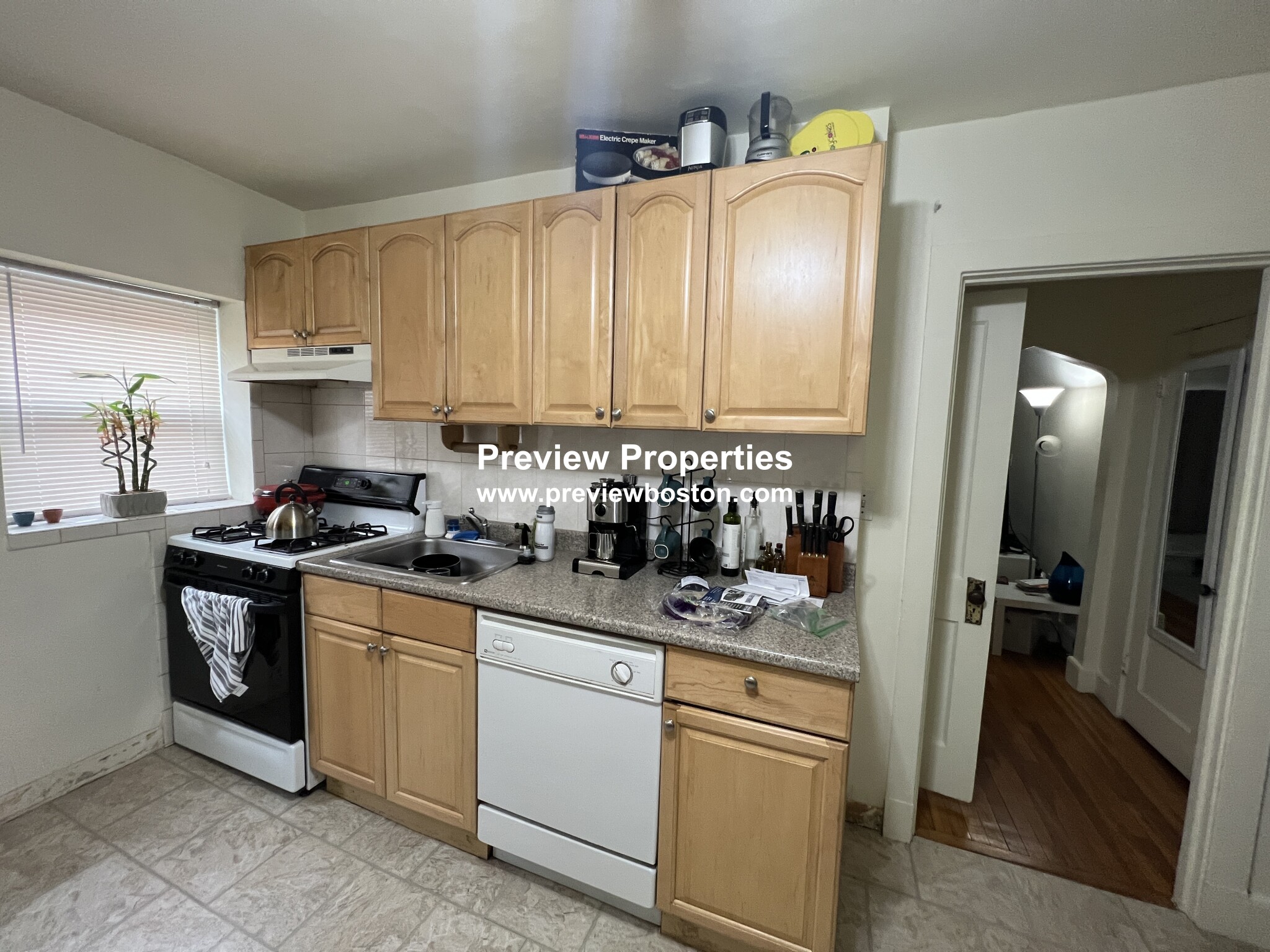 Studio bed, 1 bath apartment for rent at 24 Brock St Unit 2, Oak Square — photo 17 of 24