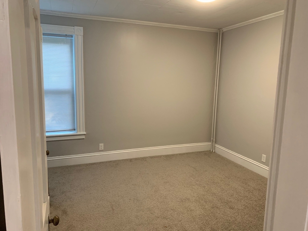 3 bed, 1 bath apartment for rent at 24 Brooks St Unit 1, Worcester — photo 8 of 12