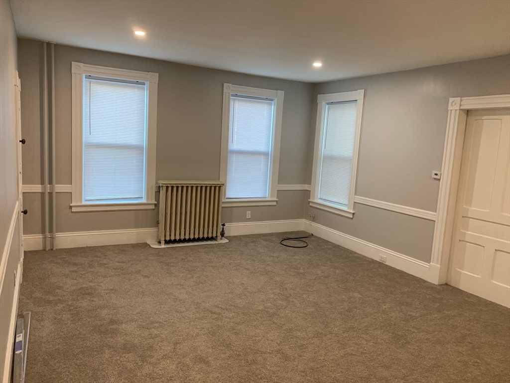 3 bed, 1 bath apartment for rent at 24 Brooks St Unit 1, Worcester — photo 6 of 12