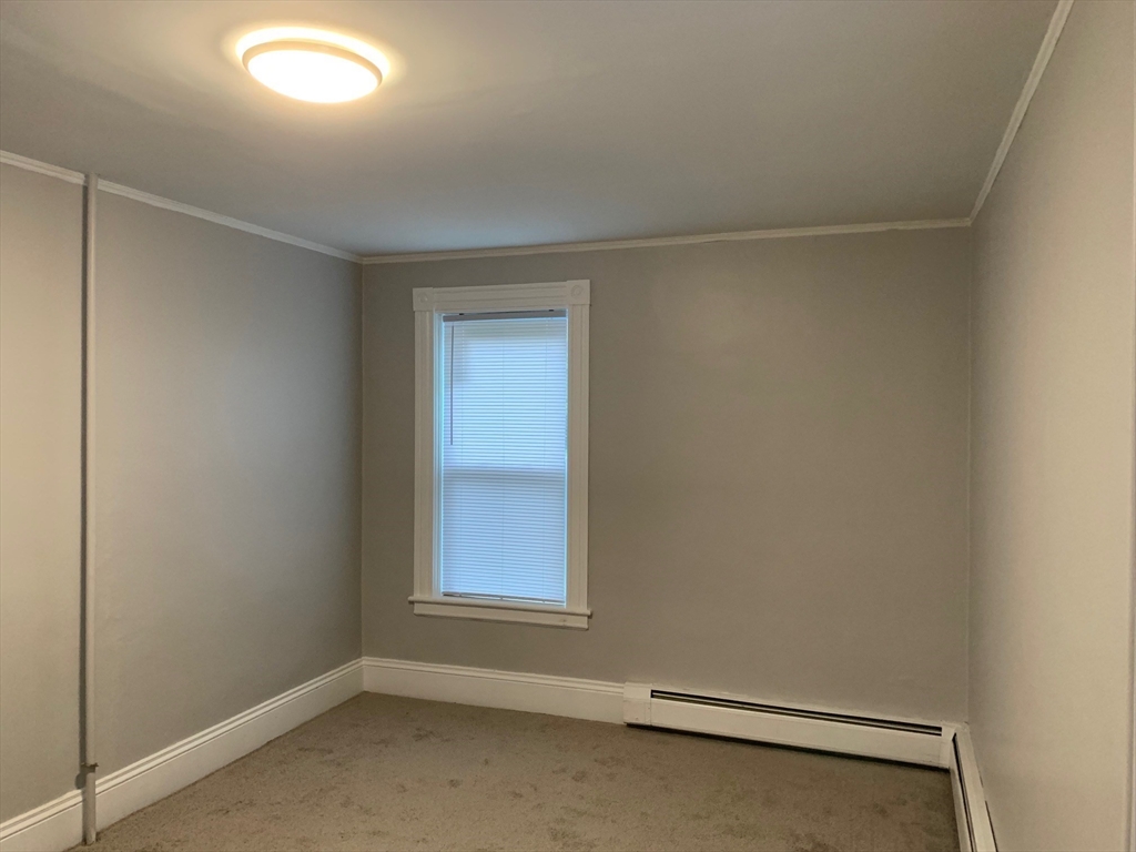 3 bed, 1 bath apartment for rent at 24 Brooks St Unit 1, Worcester — photo 11 of 12