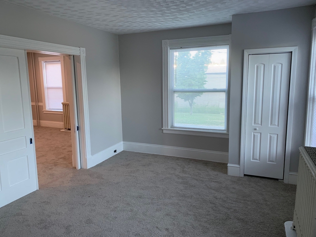 3 bed, 1 bath apartment for rent at 24 Brooks St Unit 1, Worcester — photo 9 of 12