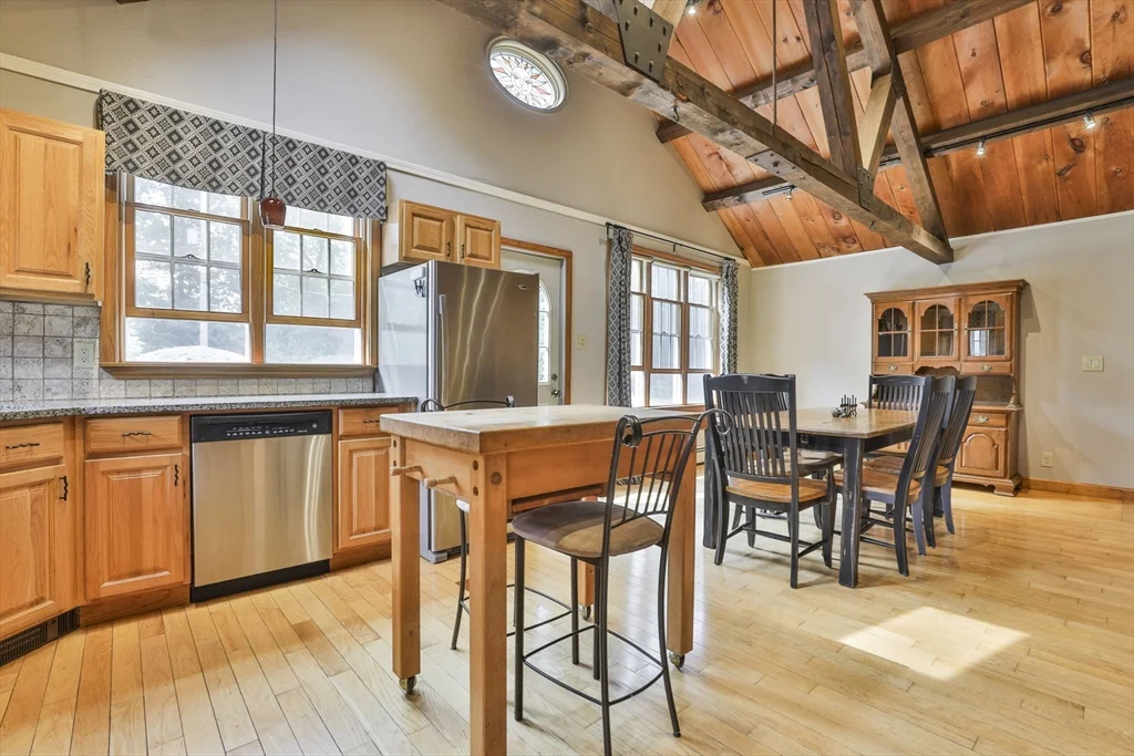 1 bed, 2 bath apartment for rent at 24 Browns Ln, West Newbury — photo 16 of 34