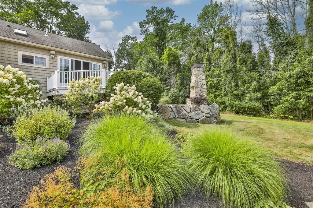 1 bed, 2 bath apartment for rent at 24 Browns Ln, West Newbury — photo 5 of 34