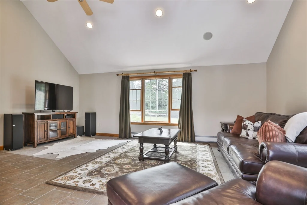 1 bed, 2 bath apartment for rent at 24 Browns Ln, West Newbury — photo 12 of 34