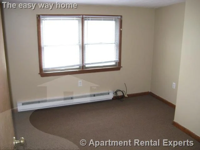 5 bed, 2 bath apartment for rent at 24 Burget Ave, Tufts — photo 5 of 13