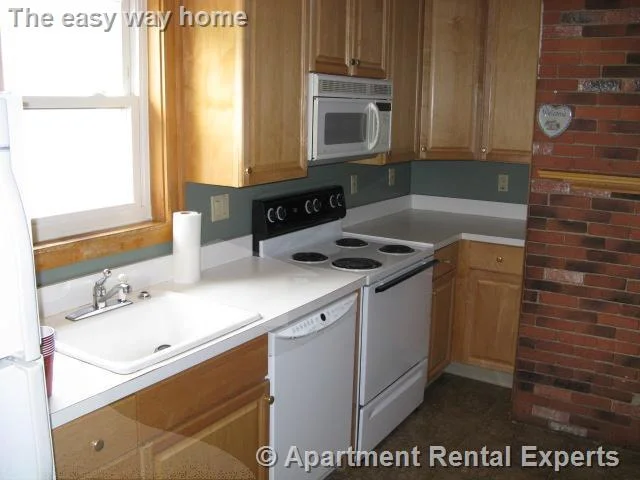 5 bed, 2 bath apartment for rent at 24 Burget Ave, Tufts