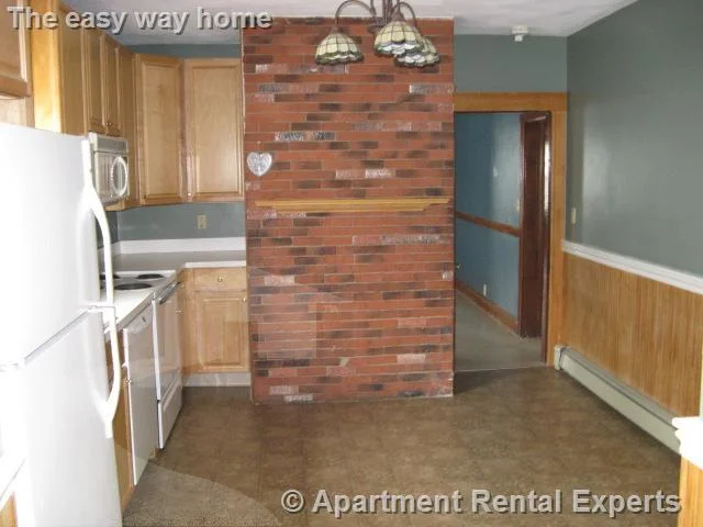 5 bed, 2 bath apartment for rent at 24 Burget Ave, Tufts — photo 2 of 13