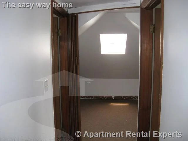 5 bed, 2 bath apartment for rent at 24 Burget Ave, Tufts — photo 6 of 13
