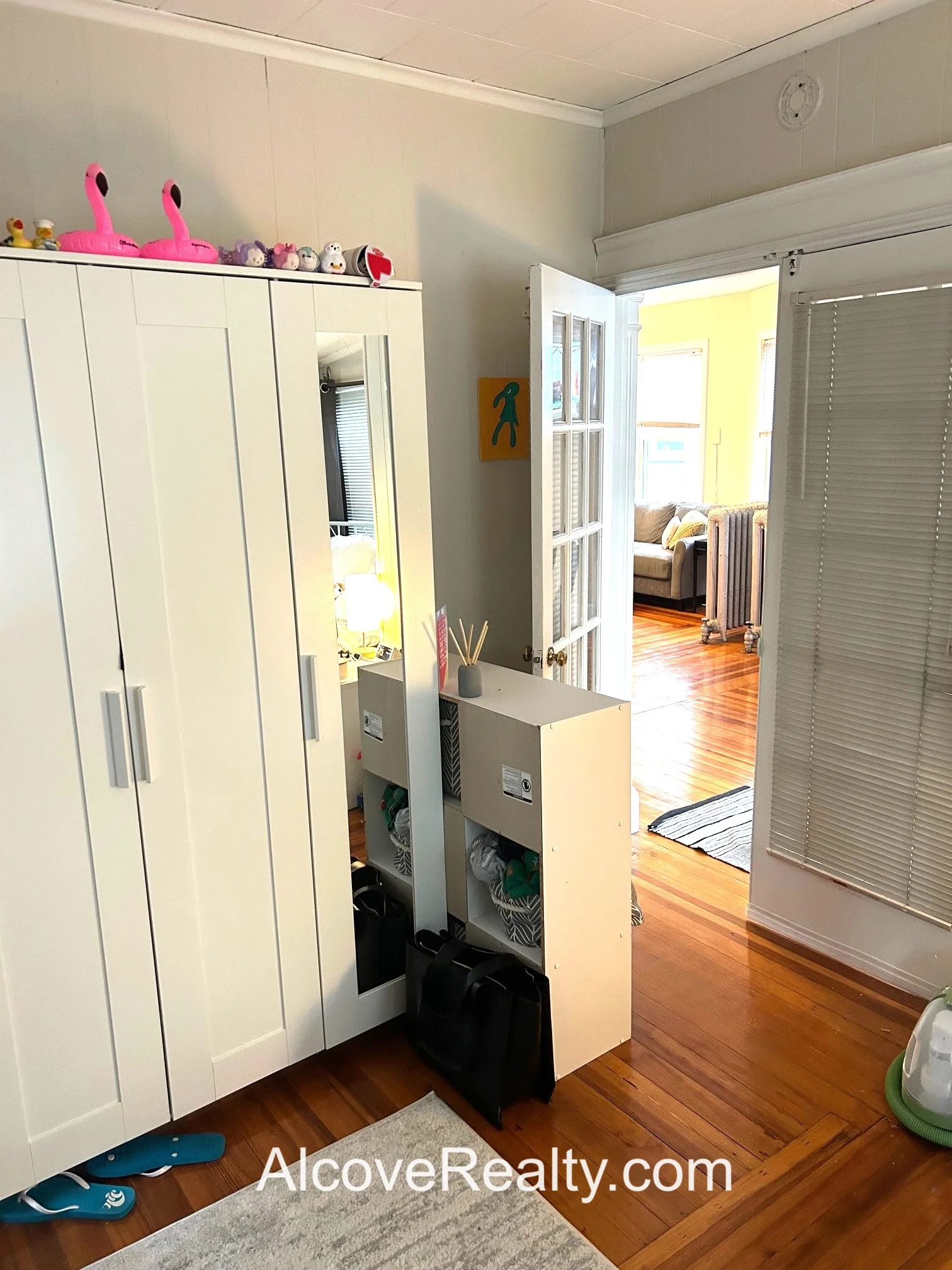 3 bed, 1 bath apartment for rent at 24 Burnham St Unit 2, Tufts — photo 10 of 12