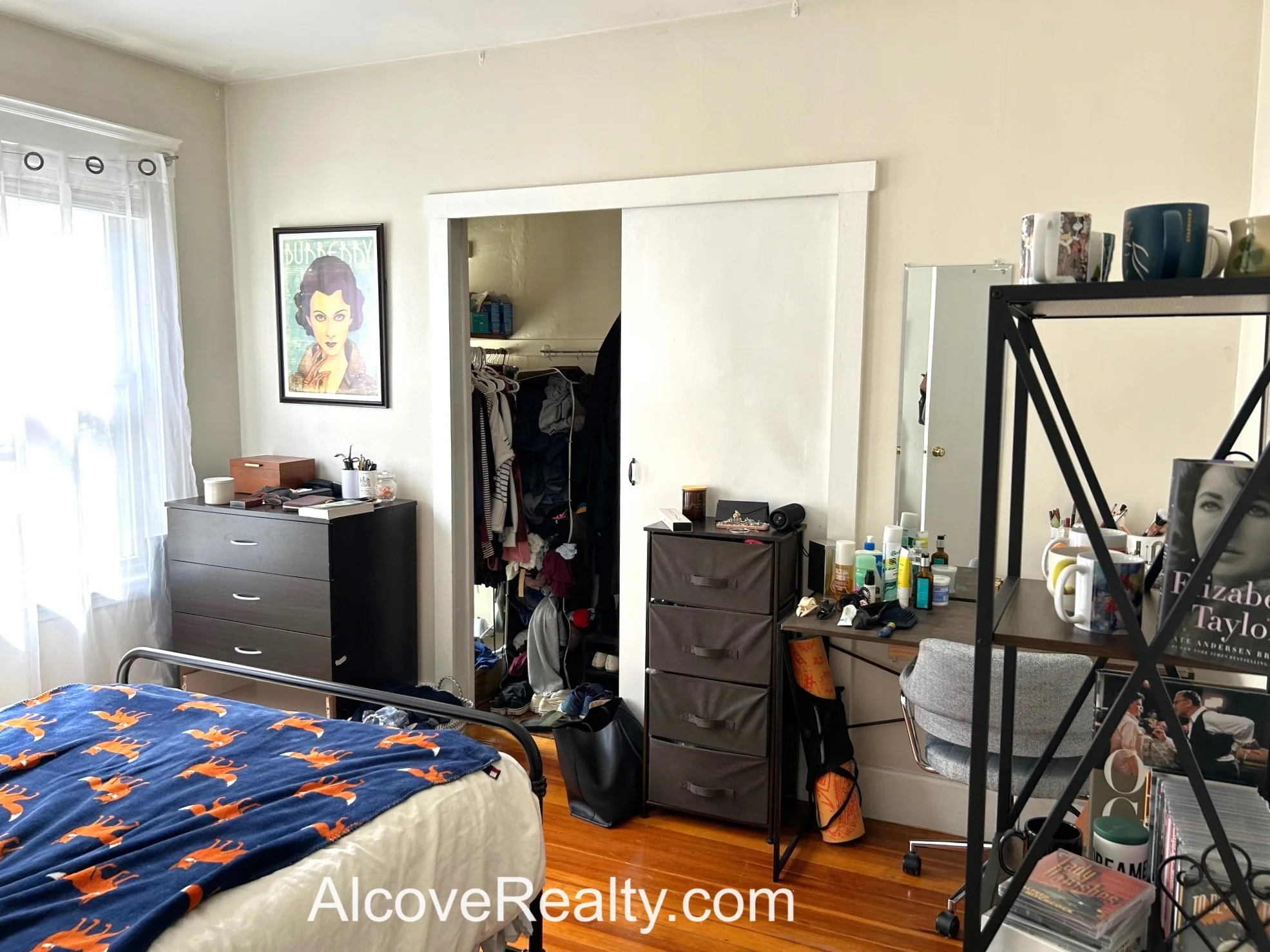 3 bed, 1 bath apartment for rent at 24 Burnham St Unit 2, Tufts — photo 7 of 12